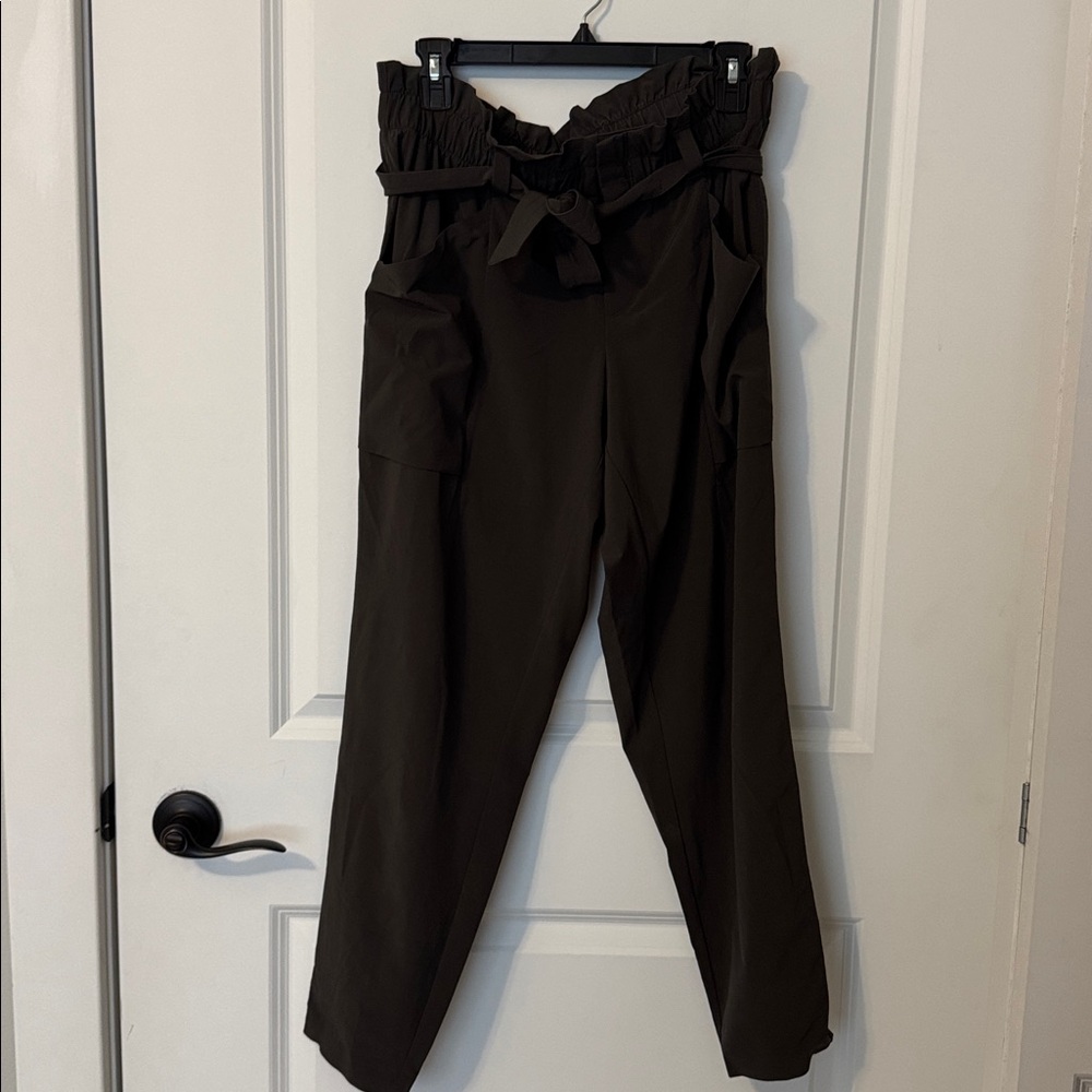 Athleta Skyline Paperbag Pants Olive Green – Size 10